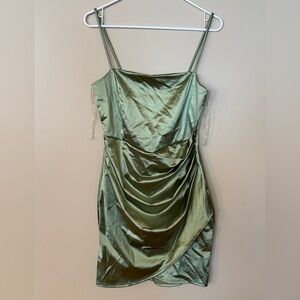 Classic Green Satin Ruched Slip Dress - Women Windsor size Lange
